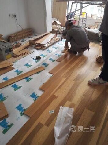 木地板安装施工阶段